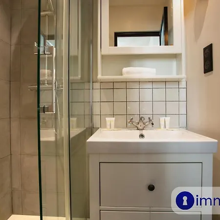 Air-conditioned In The Heart Of Old *